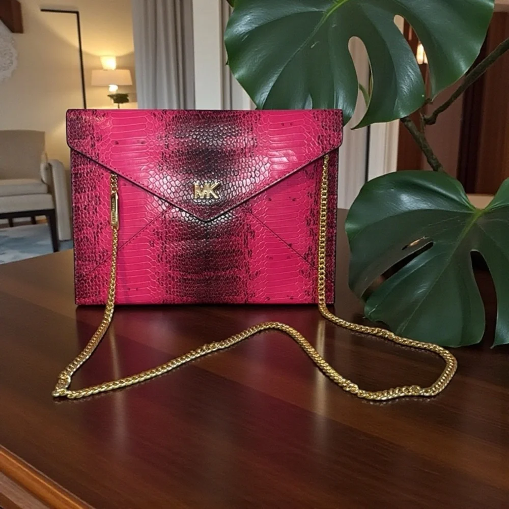 🩷MICHAEL KORS🩷Ultra Pink Barbara Embossed Leather Envelope Clutch/NWT